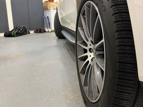 Used 2024 Mercedes-Benz GLE 450e 450e 4MATIC Sport Utility 4D image 5