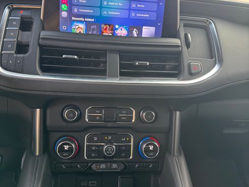 Used 2021 Chevrolet Suburban Z71 image 12