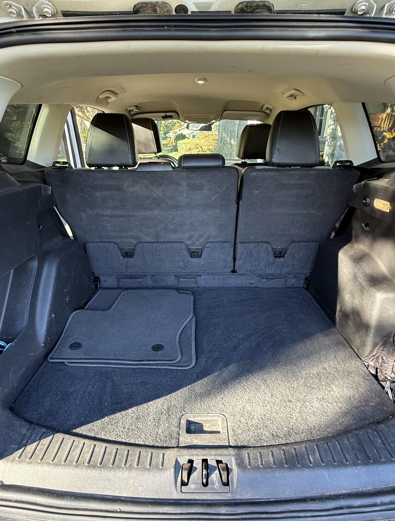 Used 2017 Ford Escape SE w/ Equipment Group 201A FWD image 8