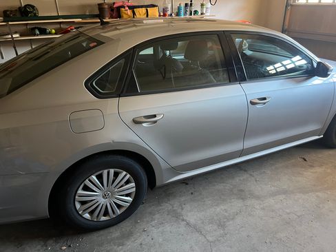 Used 2014 Volkswagen Passat 1.8T S image 1