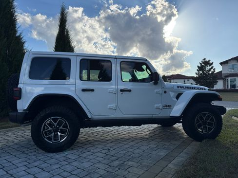 Used 2025 Jeep Wrangler Unlimited Rubicon image 16