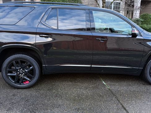 Used 2022 Chevrolet Traverse Premier w/ Redline Edition image 13