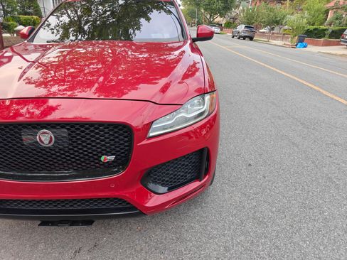 Used 2019 Jaguar F-PACE S AWD/4WD image 4