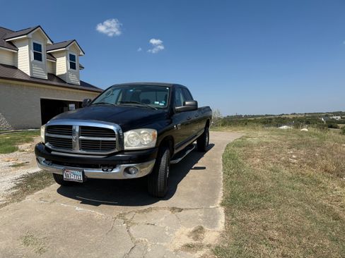 Used 2007 Dodge Ram 3500 Truck SLT image 4