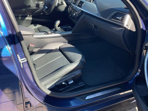 Used 2018 BMW 330i Sedan w/ Shadow Sport Edition image 17