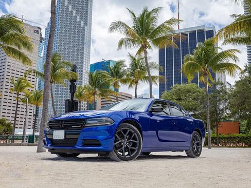 Used 2021 Dodge Charger SXT w/ Blacktop Package image 19