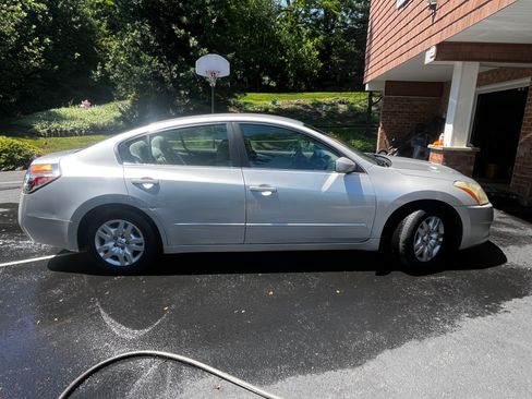 Used 2011 Nissan Altima 2.5 FWD image 4