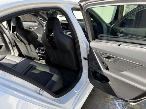 Used 2025 BMW M5 w/ Carbon Package image 20