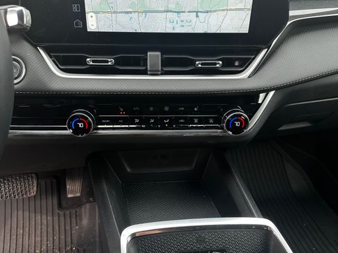 Used 2026 Chevrolet Equinox LT w/ Convenience Package II image 8