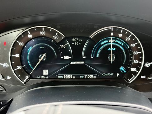 Used 2019 BMW 530e xDrive AWD/4WD image 12