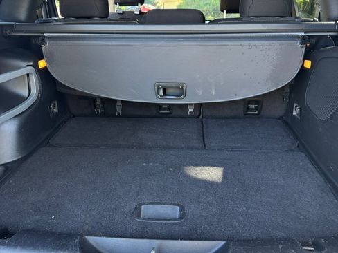 Used 2016 Jeep Cherokee Latitude FWD image 12