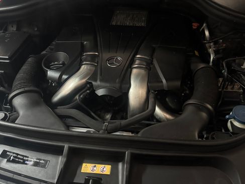 Used 2015 Mercedes-Benz GL 550 GL 550 4MATIC Sport Utility 4D image 14