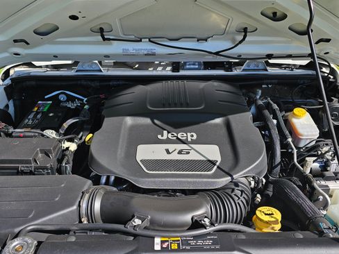 Used 2018 Jeep Wrangler Unlimited Sport S image 11