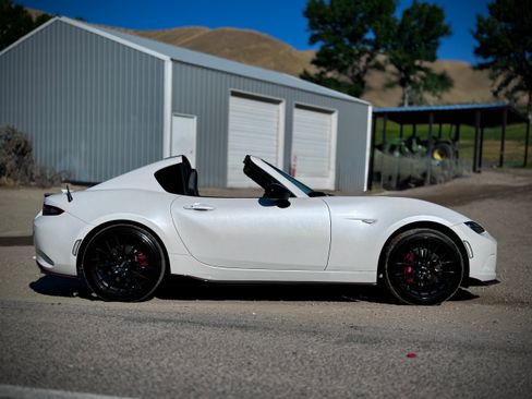 Used 2022 MAZDA MX-5 Miata Club RWD image 10