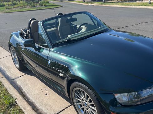 Used 2001 BMW Z3 3.0i RWD image 2