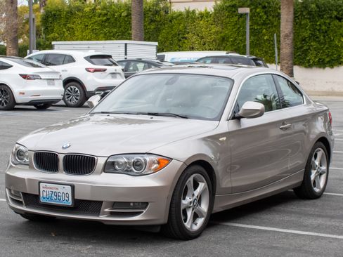 Used 2011 BMW 128i Coupe image 2