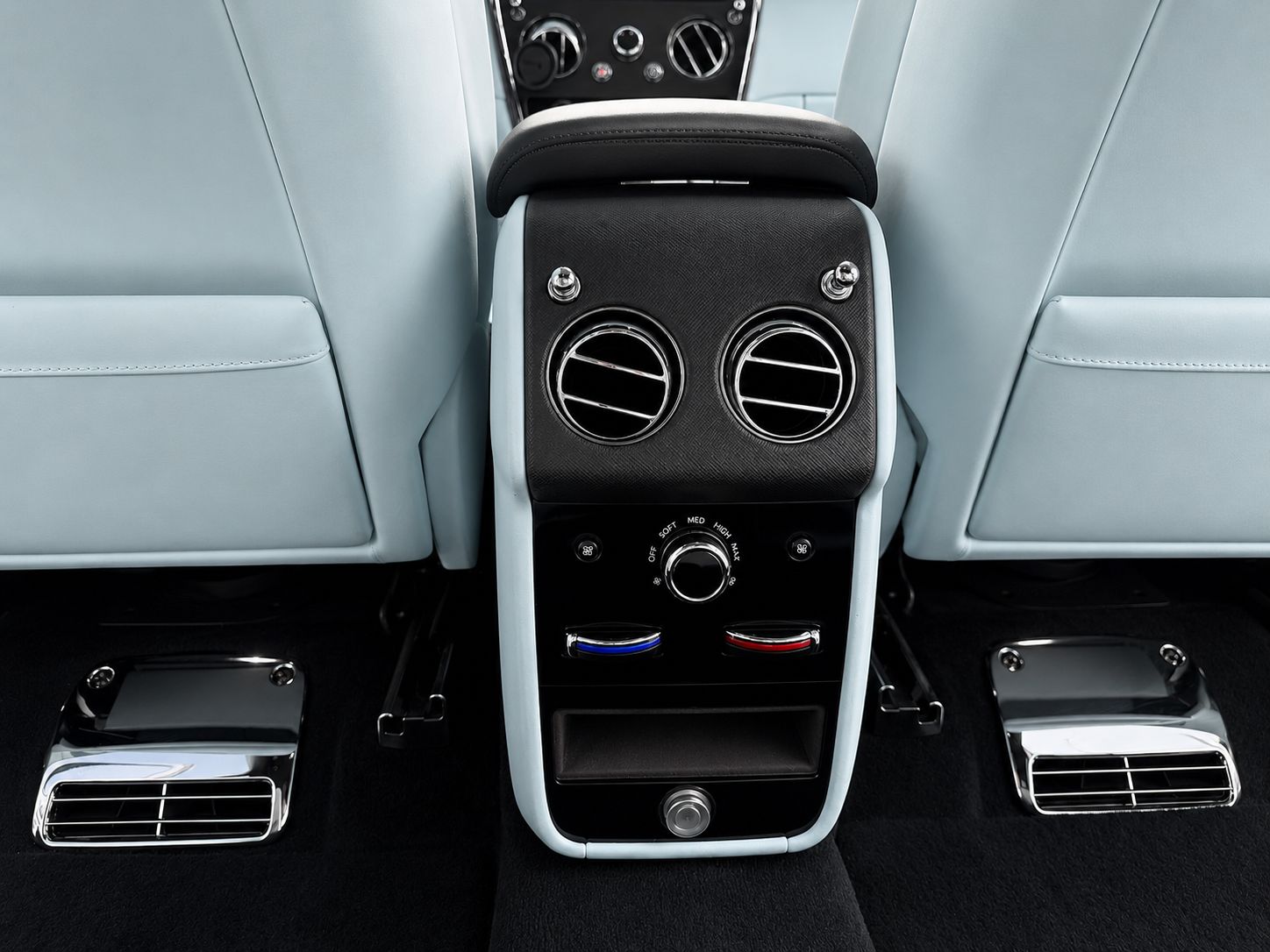 Used 2023 Rolls-Royce Cullinan AWD/4WD image 13