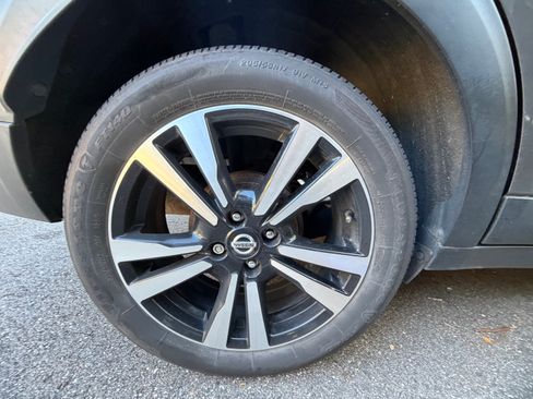 Used 2020 Nissan Kicks SV FWD image 18