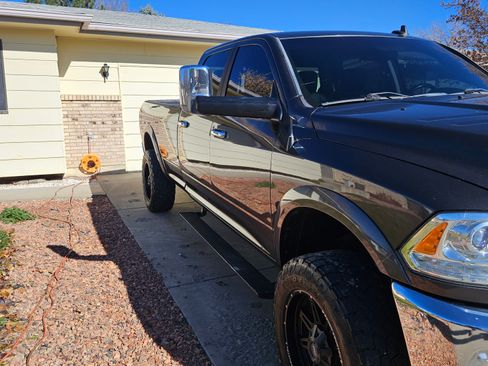 Used 2017 RAM 2500 Laramie image 2
