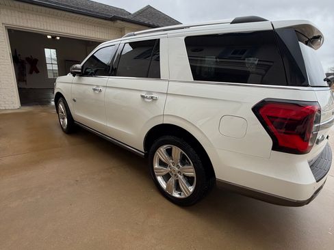 Used 2024 Ford Expedition King Ranch image 2