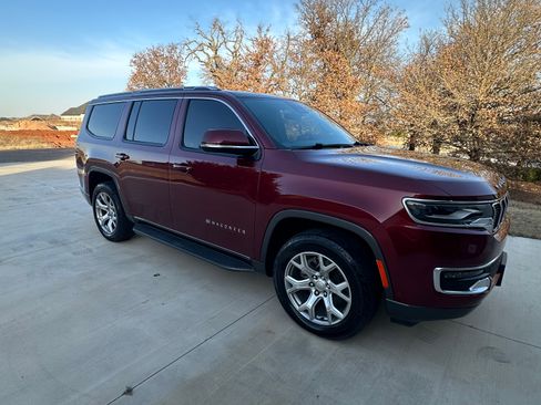 Used 2022 Jeep Wagoneer Series II image 5