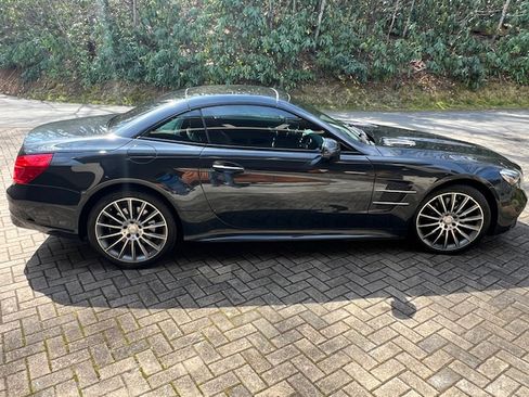 Used 2017 Mercedes-Benz SL 550 image 6