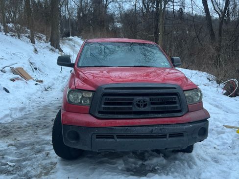 Used 2010 Toyota Tundra 4x4 Double Cab image 2