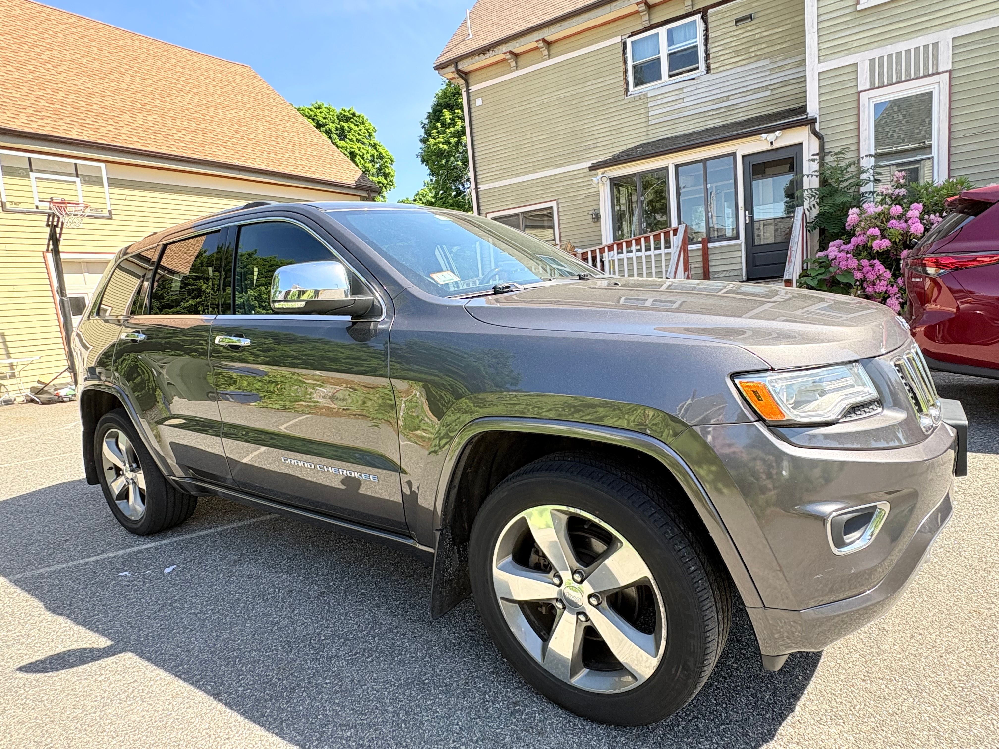 Used 2015 Jeep Grand Cherokee Overland AWD/4WD image 4