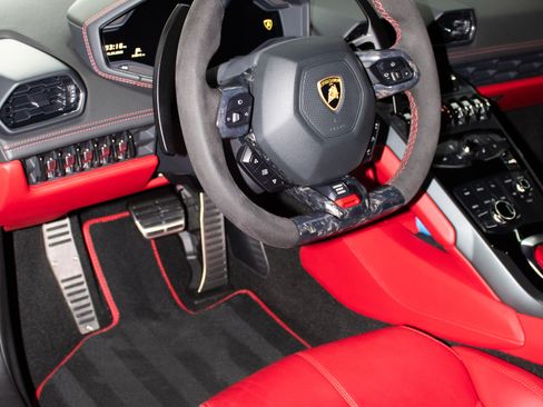 Used 2015 Lamborghini Huracan LP 610-4 AWD/4WD image 29