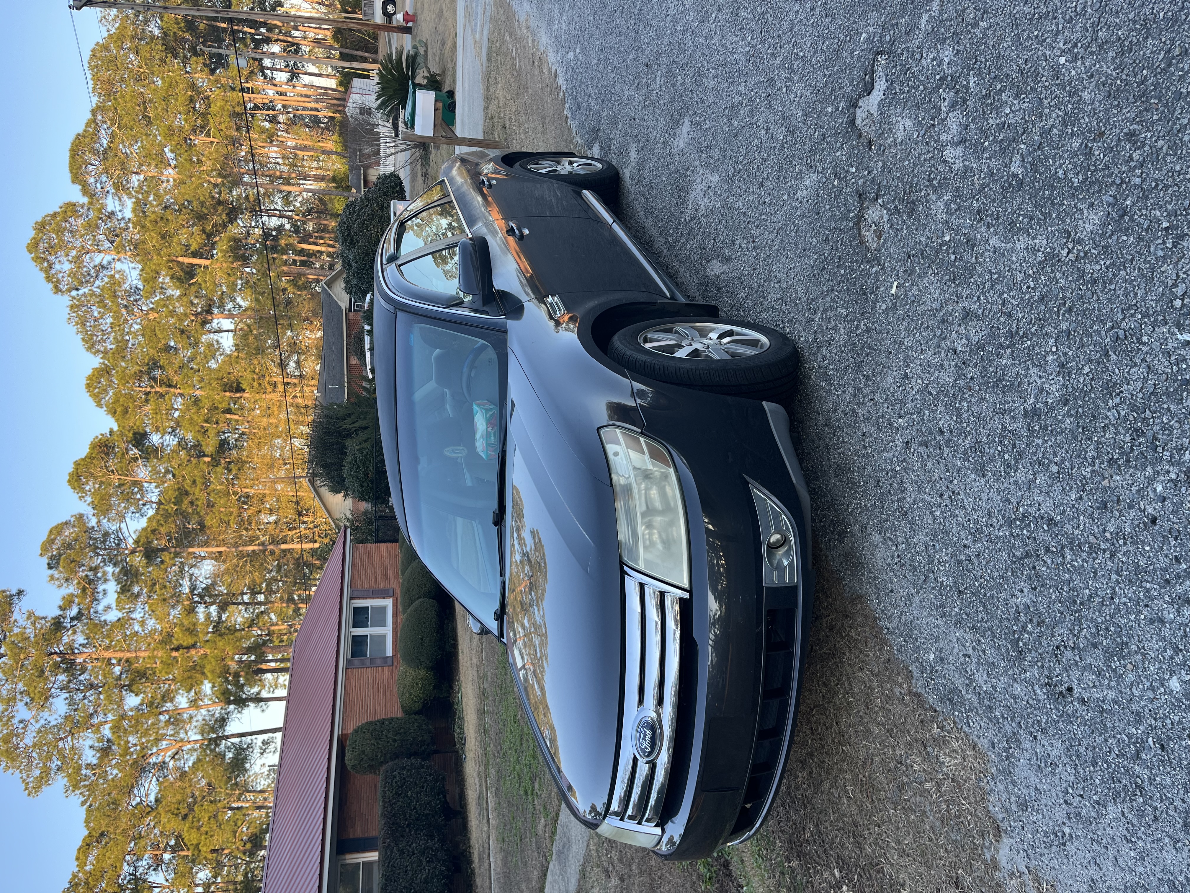 Used 2008 Ford Taurus SEL FWD image 1