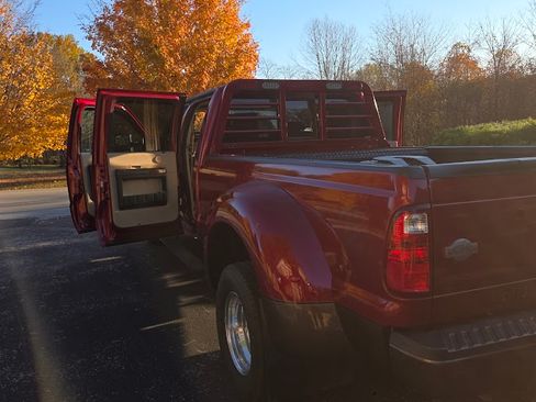 Used 2016 Ford F350 King Ranch w/ King Ranch w/Chrome Package image 9