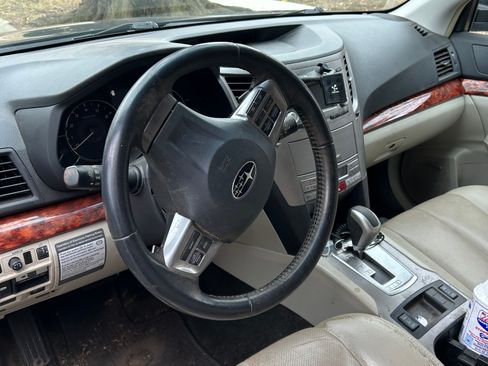 Used 2012 Subaru Outback 3.6R Limited w/ Moonroof Pkg image 11