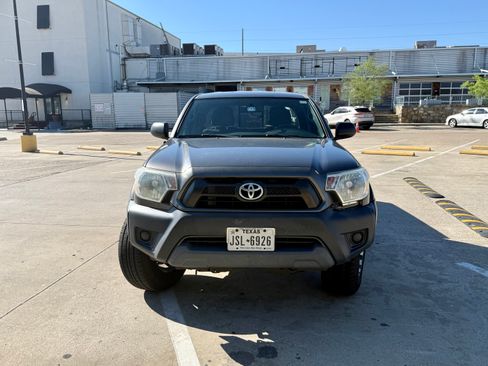 Used 2014 Toyota Tacoma PreRunner w/ Convenience Package image 6