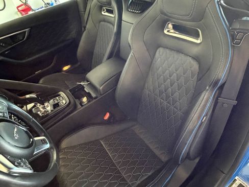 Used 2018 Jaguar F-TYPE SVR image 10