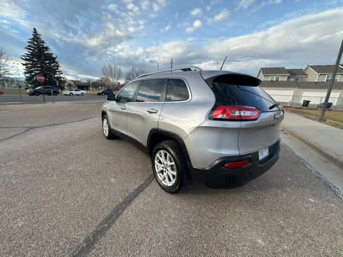Used 2018 Jeep Cherokee Latitude image 8
