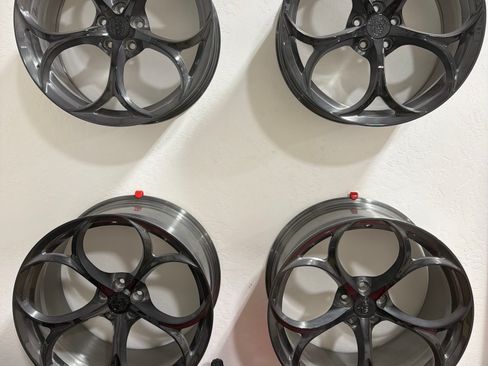 Used 2018 Alfa Romeo 4C Coupe w/ Coupe Track Package 1 RWD image 27