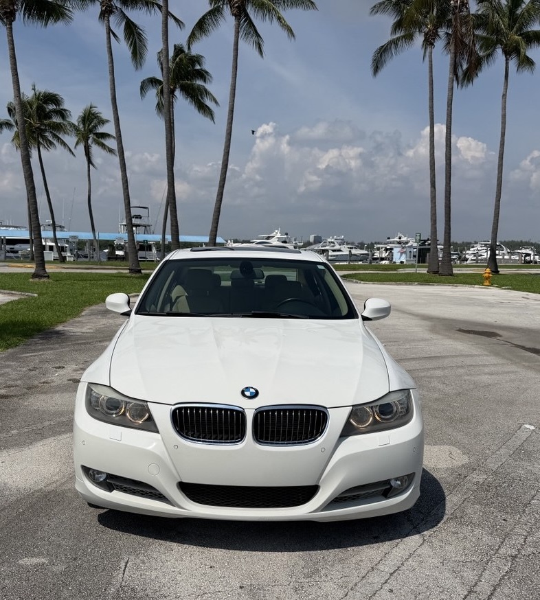 Used 2011 BMW 335d Sedan RWD image 1
