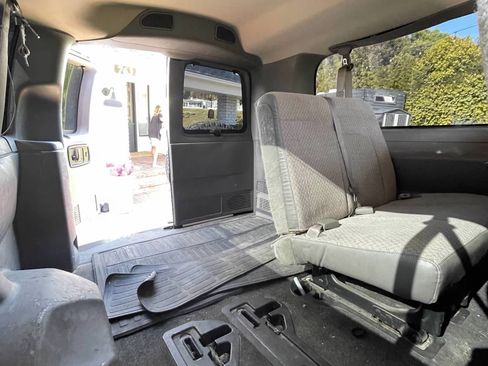 Used 2017 Chevrolet Express 3500 LT w/ LT Preferred Equipment Group image 11