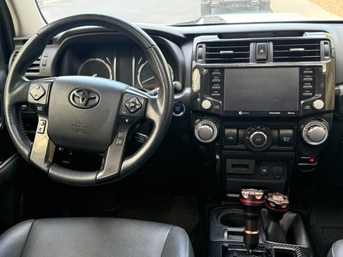 Used 2020 Toyota 4Runner TRD Off-Road Premium w/ Moonroof Package AWD/4WD image 4