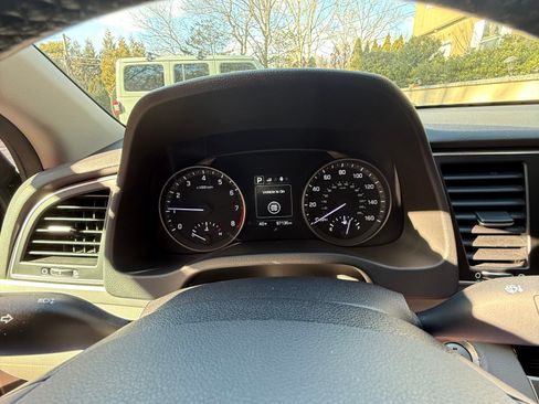 Used 2017 Hyundai Elantra Limited w/ Cargo Package FWD image 17