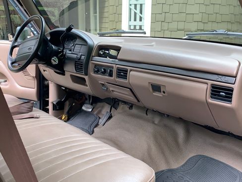 Used 1994 Ford F150 2WD Regular Cab image 17