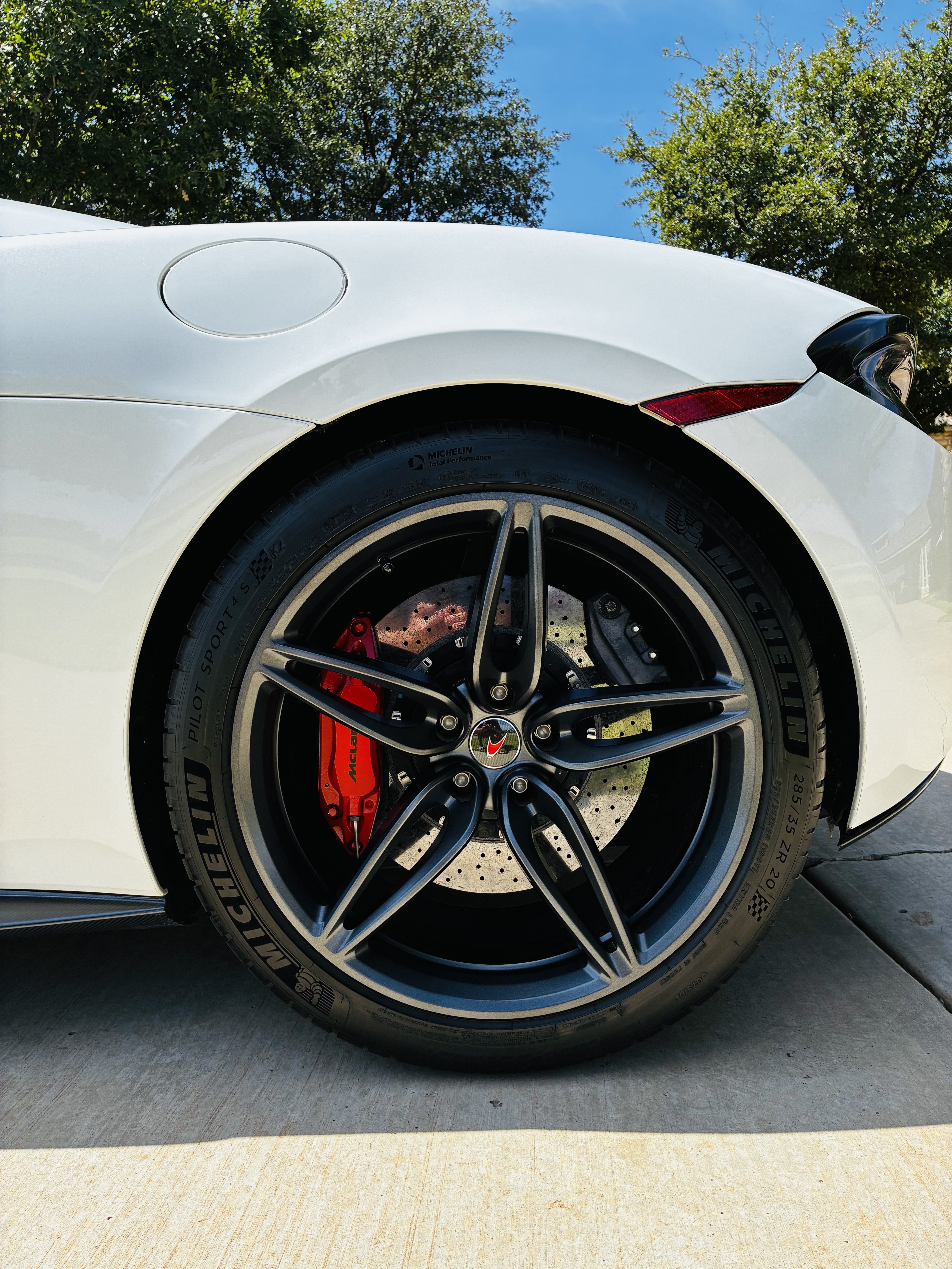 Used 2016 McLaren 570S Coupe RWD image 8