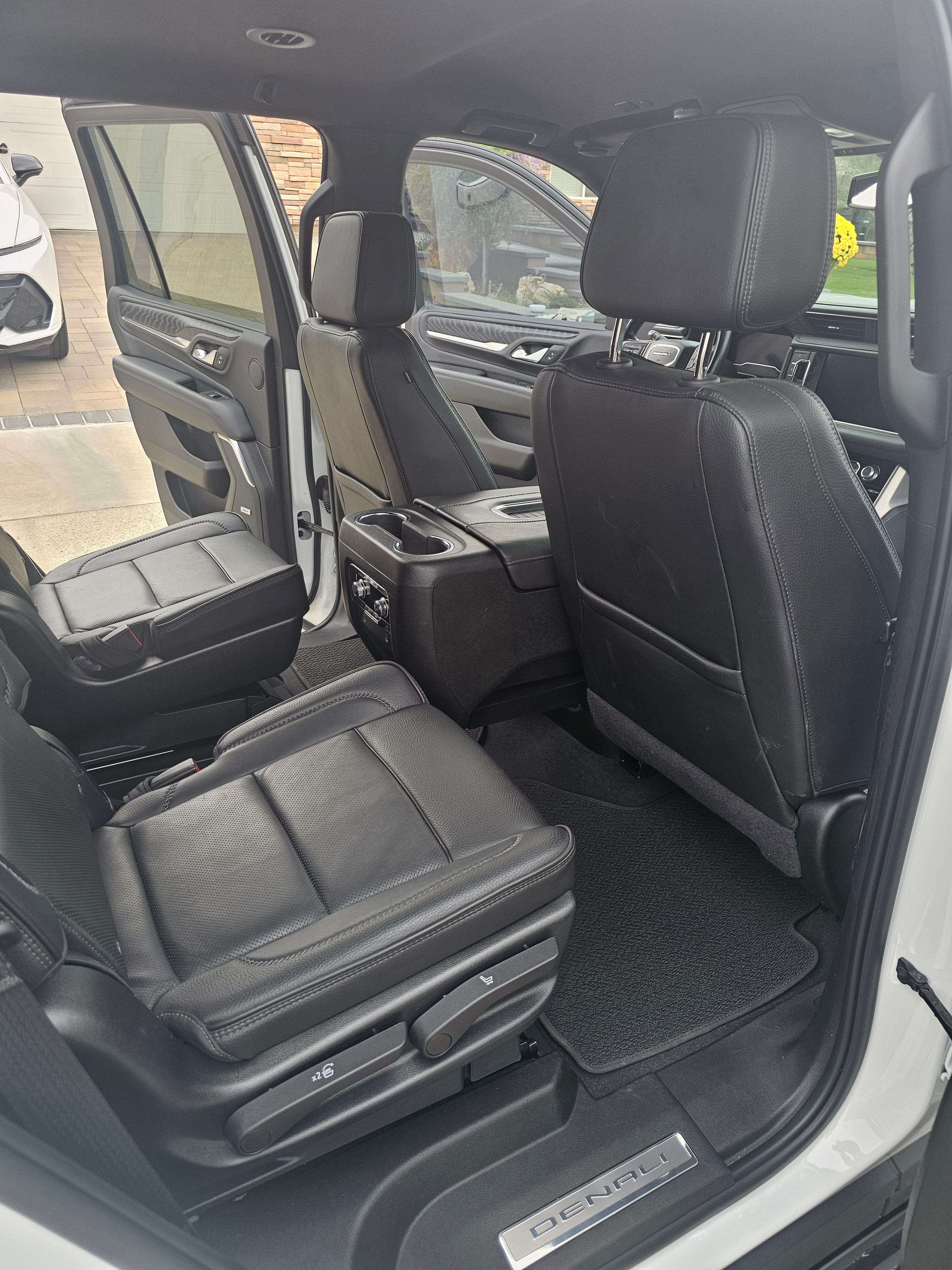 Used 2022 GMC Yukon Denali AWD/4WD image 15