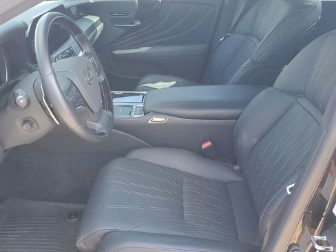 Used 2021 Lexus LS 500 w/ Interior Upgrade Package image 17