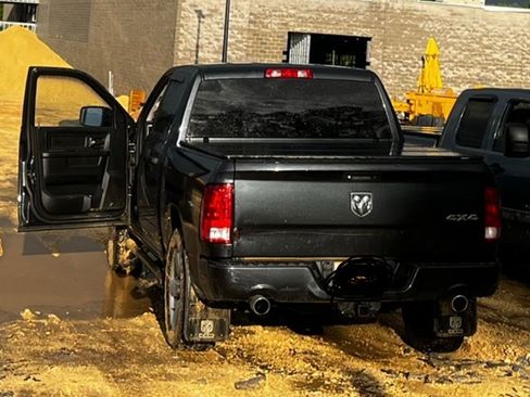 Used 2015 RAM 1500 Express AWD/4WD image 1