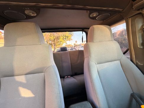 Used 2006 Jeep Wrangler X w/ Premium Audio Group image 19