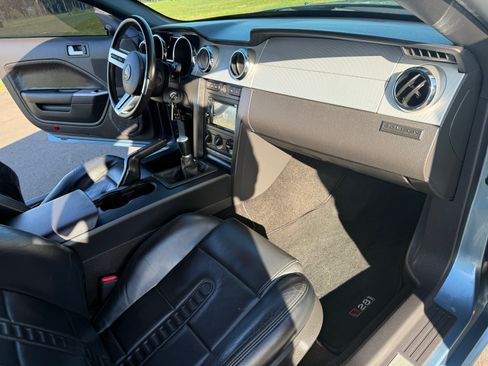 Used 2006 Ford Mustang GT Premium RWD image 12