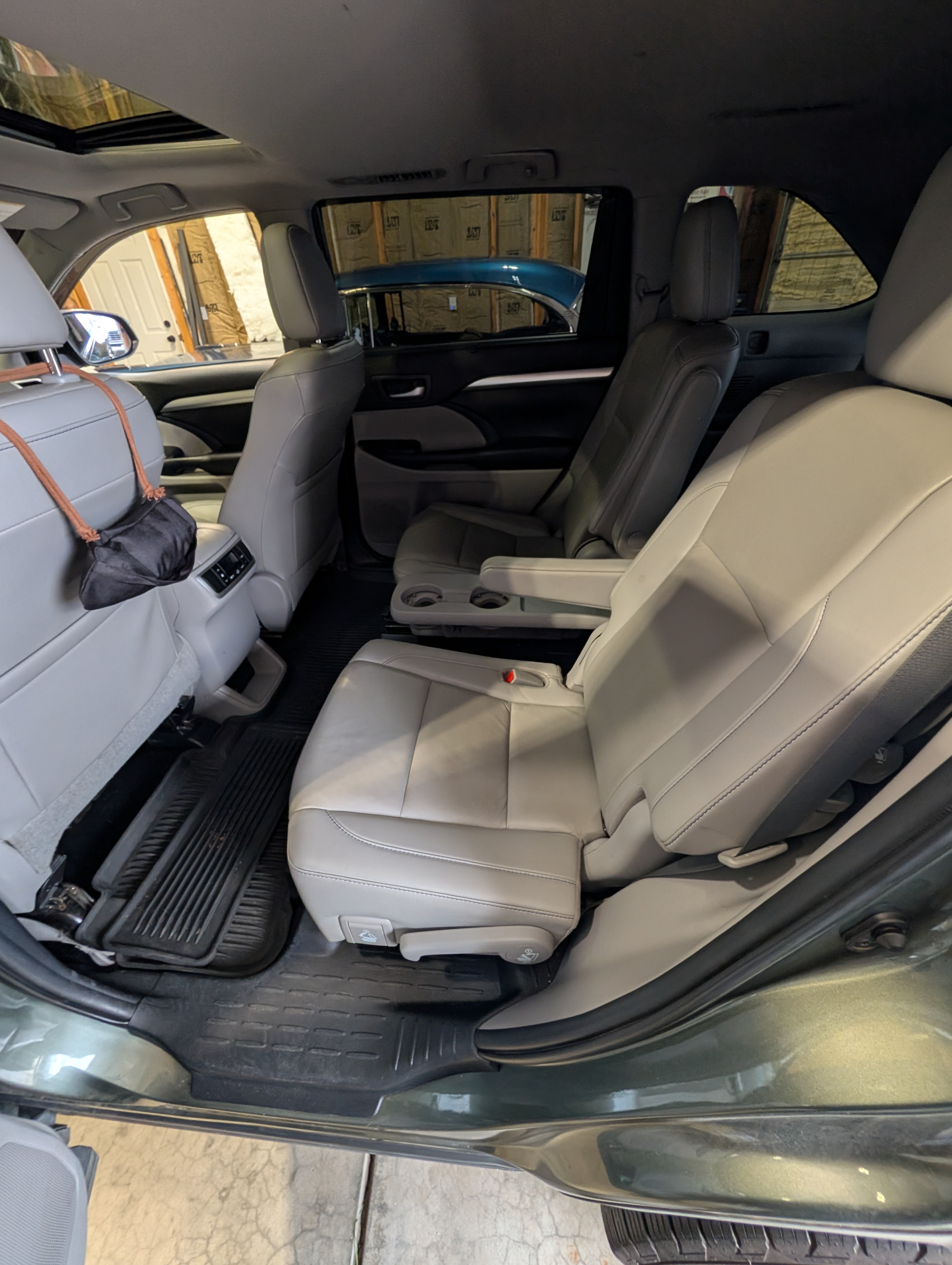 Used 2019 Toyota Highlander XLE AWD/4WD image 6