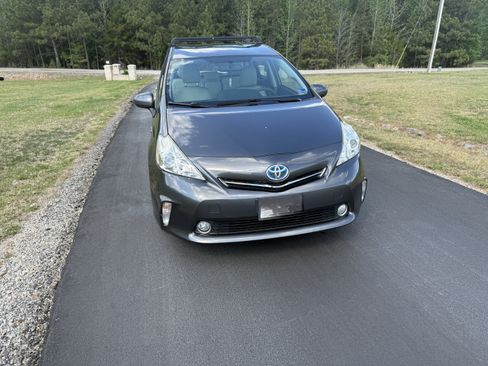 Used 2014 Toyota Prius V Three FWD image 1