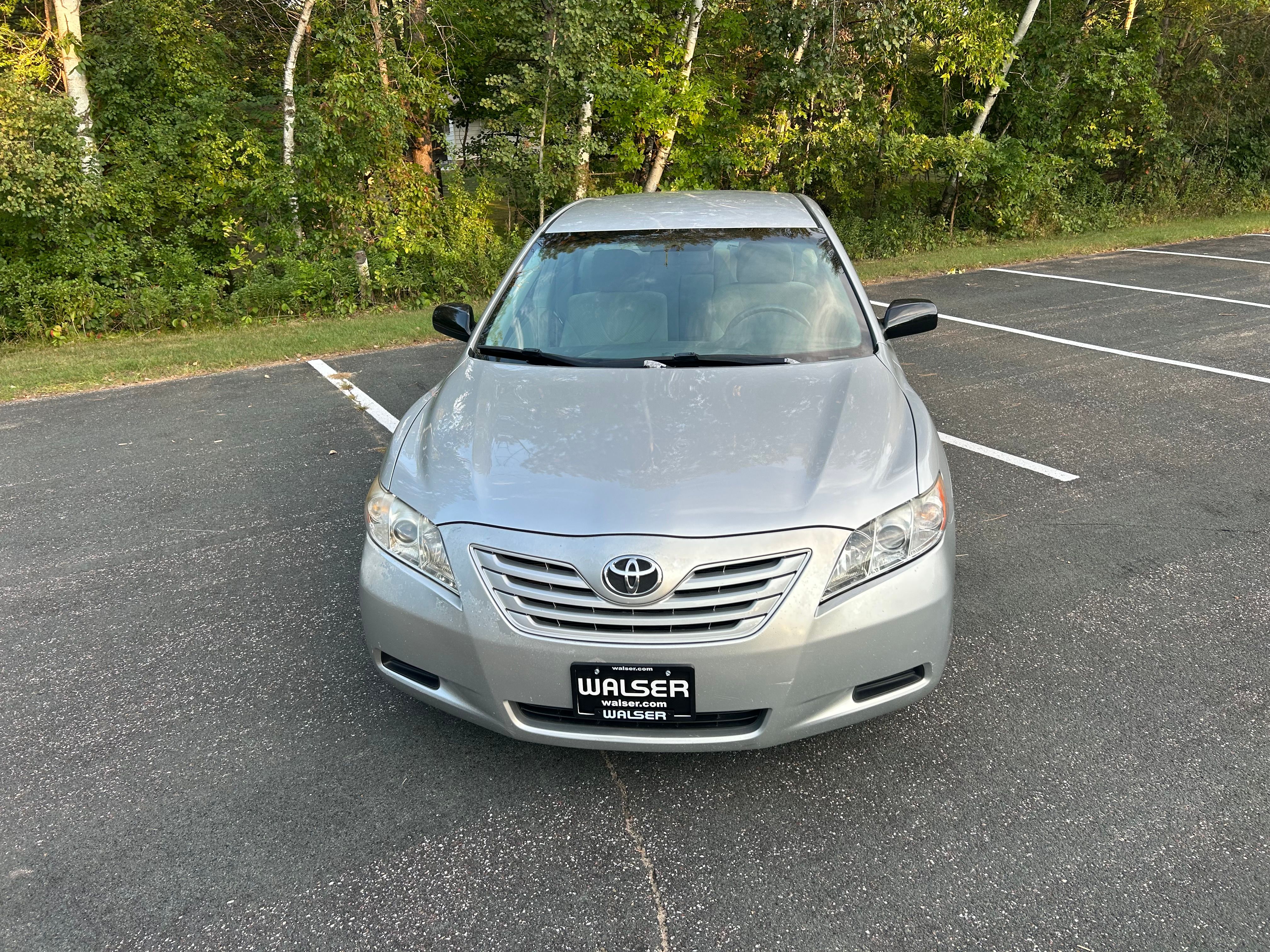 Used 2009 Toyota Camry SE FWD image 2